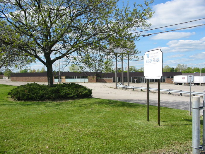 Mason Twin Cinema (Plaza Cinema 1 and 2) - May 2002 - Closed At That Time (newer photo)